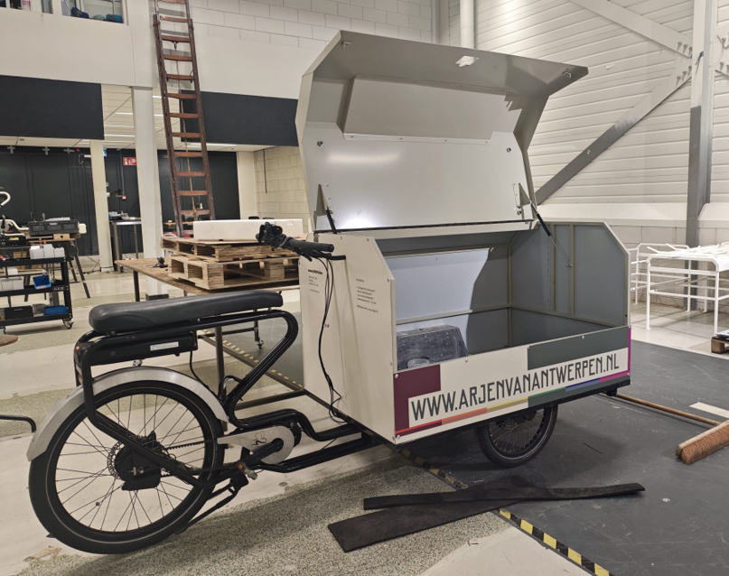 ZOEM Bike: Modular Cargo Bike Box