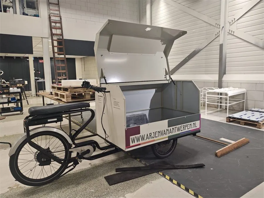 Het echte exemplaar op de weg